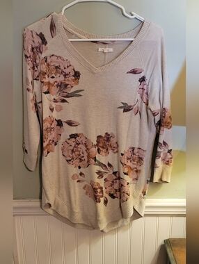 Womens Small Maurices Cream Floral V-Neck Knit Top